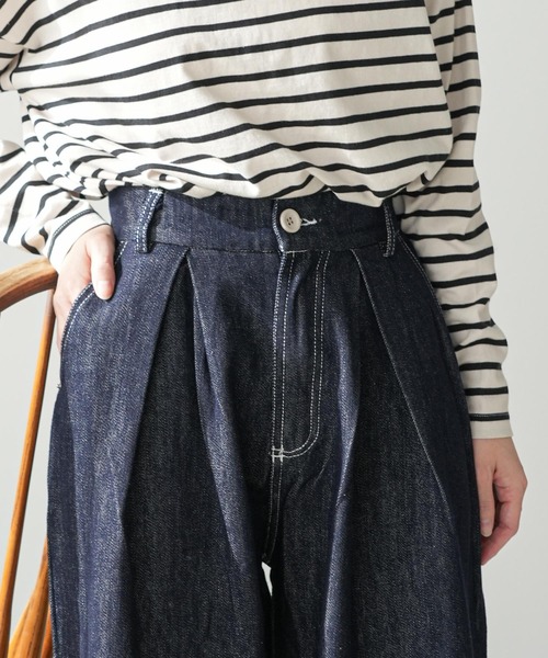 mili an deni(ミリアンデニ)の「ウェストタックデニムパンツ(デニムパンツ・レディース・インディゴブルー・M)」の11枚目の写真