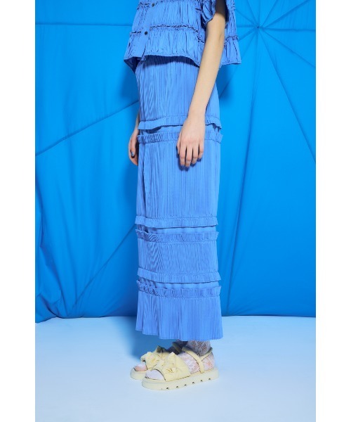 ENFOLD(エンフォルド)の「STRAIGHT PLEATS SKIRT(スカート・レディース・サックスブルー・38/36)」の3枚目の写真