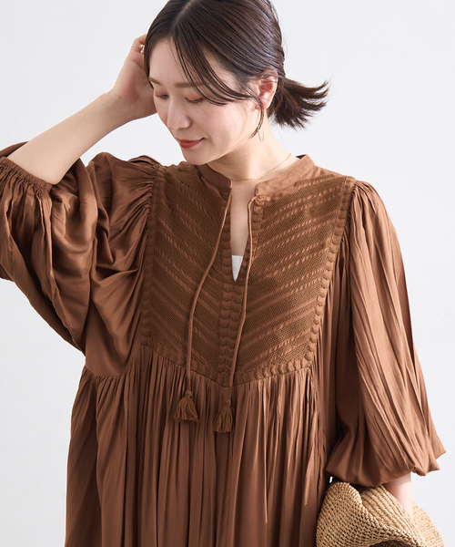 JOURNAL STANDARD(ジャーナルスタンダード)の「インディアクロスエンブロイダリーワンピース(ワンピース・レディース・ブラウン/ネイビー・FREE)」の8枚目の写真