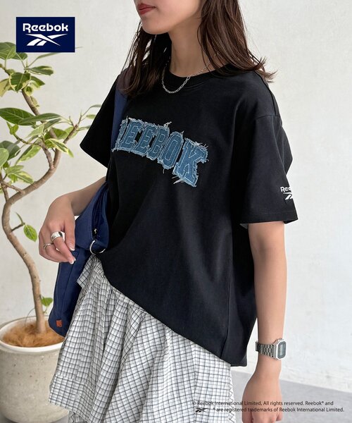 Reebok(リーボック)の「デニムワッペンT(Tシャツ/カットソー・レディース・ネイビー/ホワイト/ブラック・FREE)」の1枚目の写真