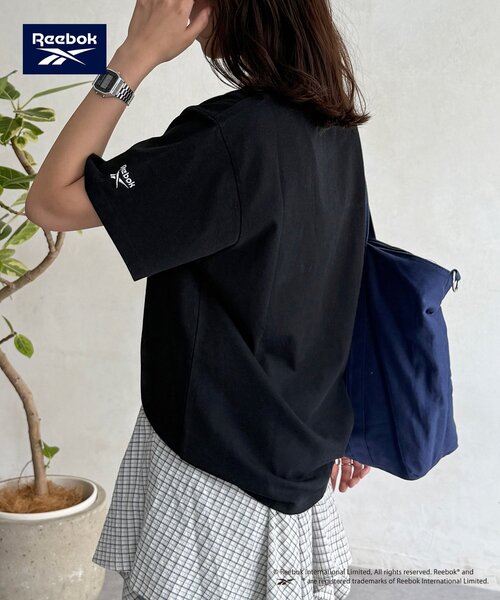 Reebok(リーボック)の「デニムワッペンT(Tシャツ/カットソー・レディース・ネイビー/ホワイト/ブラック・FREE)」の14枚目の写真