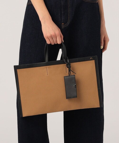 TOMORROWLAND (トゥモローランド)の「ADVENE THE MINI TRENCH トートバッグ(トートバッグ・レディース・ベージュ・FREE)」の2枚目の写真