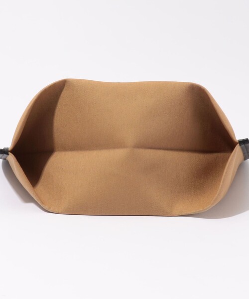 TOMORROWLAND (トゥモローランド)の「ADVENE THE MINI TRENCH トートバッグ(トートバッグ・レディース・ベージュ・FREE)」の5枚目の写真