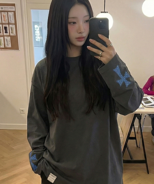 GRAVER（グレーバー）の「[ユニセックス]ドットクロスグレイブ ロングスリーブ 3カラー（Tシャツ/カットソー・レディース・チャコールグレー/ブラック/ホワイト・MEDIUM/LARGE）」の4枚目の写真