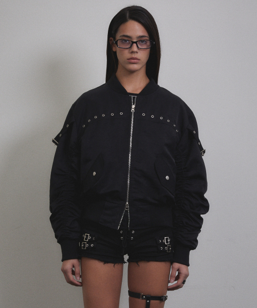 VOONT(ブント)の「Eyelet Strap MA-1 Jacket (BLACK)(ブルゾン・レディース・ブラック・OS)」の2枚目の写真
