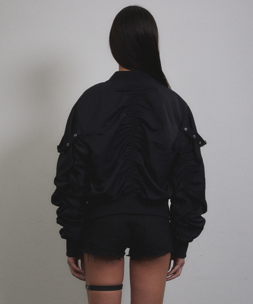 VOONT(ブント)の「Eyelet Strap MA-1 Jacket (BLACK)(ブルゾン・レディース・ブラック・OS)」の4枚目の写真