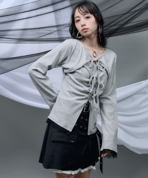 HARE（ハレ）の「【NANA×HARE】レイヤードリボンデザイントップス（Tシャツ/カットソー・レディース・グレー/ブラック・FREE）」の14枚目の写真