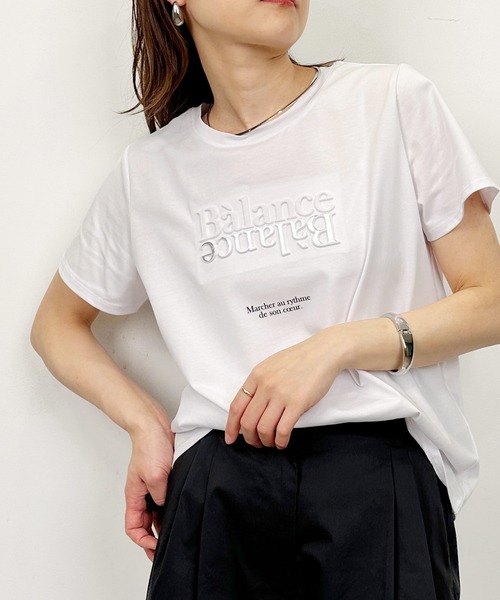 Lo-Fi(ローファイ)の「【WEB限定】エンボス箔プリントTシャツ(Tシャツ/カットソー・レディース・ブラック/カーキ/オフホワイト・M)」の4枚目の写真