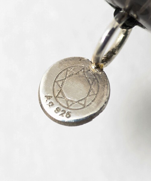 Steven Alan（スティーブンアラン）の「＜SASKIA DIEZ＞DROP LASSO SMOKY  NECKLACE/ネックレス（ネックレス・レディース・ダークグレー・FREE）」の5枚目の写真