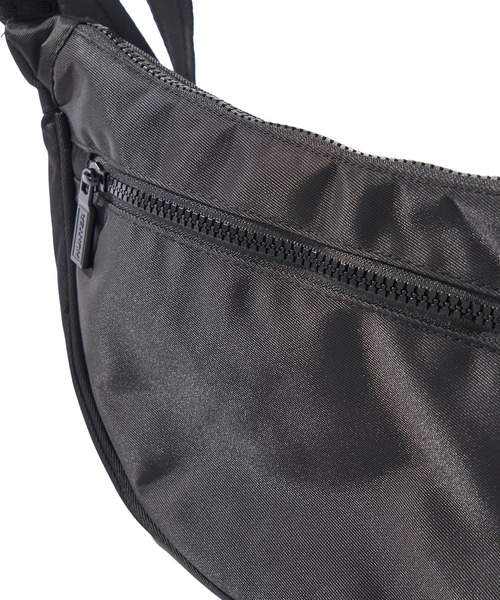 HUNTER(ハンター)の「【HUNTER / ハンター】Claymorie Nylon Sling / ナイロン スリングバッグ(ショルダーバッグ・レディース・ブラック/オリーブ・FREE)」の10枚目の写真