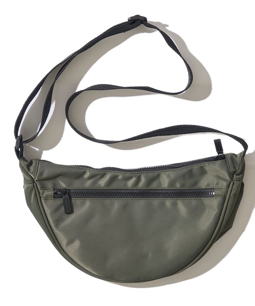 HUNTER(ハンター)の「【HUNTER / ハンター】Claymorie Nylon Sling / ナイロン スリングバッグ(ショルダーバッグ・レディース・ブラック/オリーブ・FREE)」の8枚目の写真