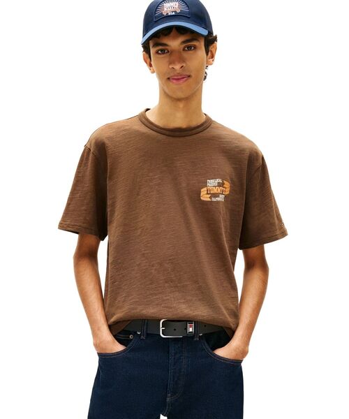 tommy jeans(トミー ジーンズ)の「リラックスノベルティショートスリーブTシャツ(Tシャツ/カットソー・メンズ・マルチ/ホワイト/ブラウン・X-LARGE/SMALL/X-SMALL/MEDIUM/LARGE)」の3枚目の写真