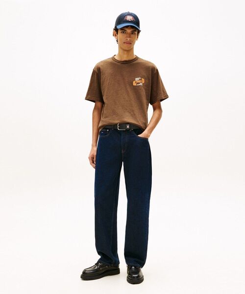tommy jeans(トミー ジーンズ)の「リラックスノベルティショートスリーブTシャツ(Tシャツ/カットソー・メンズ・マルチ/ホワイト/ブラウン・X-LARGE/SMALL/X-SMALL/MEDIUM/LARGE)」の11枚目の写真