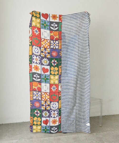 ear PAPILLONNER(イアパピヨネ)の「【PYAAR(ピーアール)】ART SCARF/アート柄ストール(ストール/ショール・レディース・ネイビー・FREE)」の2枚目の写真