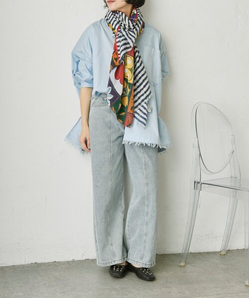 ear PAPILLONNER(イアパピヨネ)の「【PYAAR(ピーアール)】ART SCARF/アート柄ストール(ストール/ショール・レディース・ネイビー・FREE)」の4枚目の写真