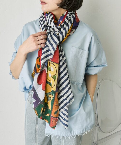 ear PAPILLONNER(イアパピヨネ)の「【PYAAR(ピーアール)】ART SCARF/アート柄ストール(ストール/ショール・レディース・ネイビー・FREE)」の6枚目の写真