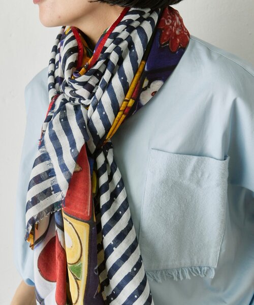ear PAPILLONNER(イアパピヨネ)の「【PYAAR(ピーアール)】ART SCARF/アート柄ストール(ストール/ショール・レディース・ネイビー・FREE)」の7枚目の写真
