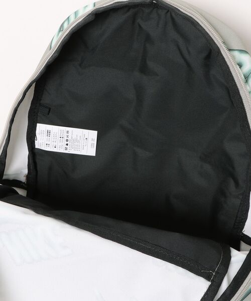 NIKE（ナイキ）の「《NIKEアパレル》ＹＮＫＥＬＭＴＬＢＰＫＳＨＯＥＢＯＸ－Ｓ（バックパック/リュック・キッズ・グリーン系その他・フリー）」の4枚目の写真