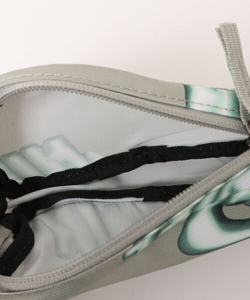 NIKE（ナイキ）の「《NIKEアパレル》ＹＮＫＥＬＭＴＬＢＰＫＳＨＯＥＢＯＸ－Ｓ（バックパック/リュック・キッズ・グリーン系その他・フリー）」の5枚目の写真