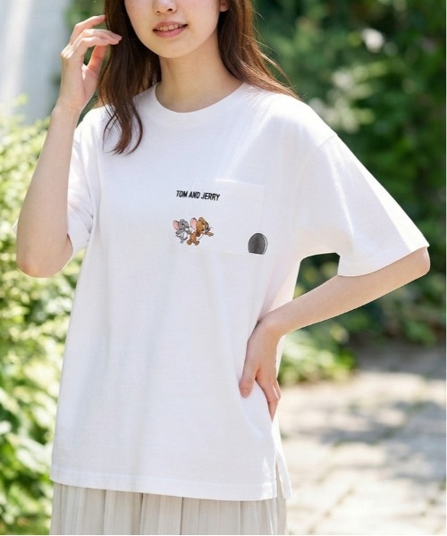 Tom&Jerry(トムアンドジェリー)の「【TOM & JERRY/トムとジェリー】アムンゼン胸ポケワンポイント刺繍半袖Tシャツ(UV/吸水速乾/接触冷感/対塩素加工)/ユニセックス(Tシャツ/カットソー・メンズ・スミクロ/ライトグレー/ホワイト/サックスブルー・LARGE/MEDIUM)」の1枚目の写真