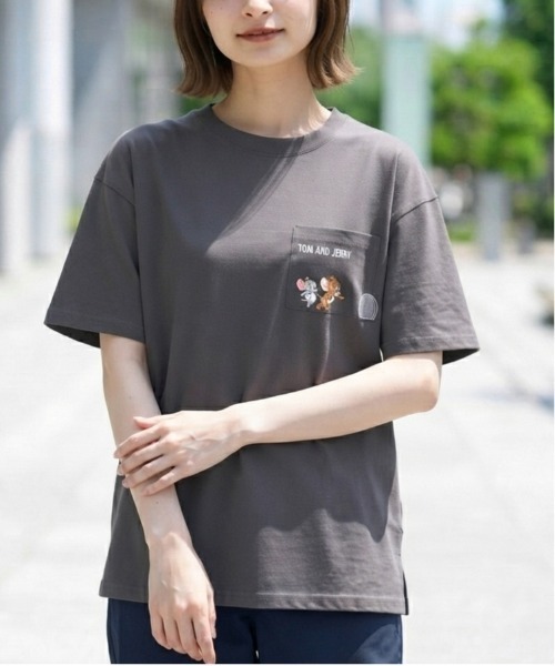 Tom&Jerry(トムアンドジェリー)の「【TOM & JERRY/トムとジェリー】アムンゼン胸ポケワンポイント刺繍半袖Tシャツ(UV/吸水速乾/接触冷感/対塩素加工)/ユニセックス(Tシャツ/カットソー・メンズ・スミクロ/ライトグレー/ホワイト/サックスブルー・LARGE/MEDIUM)」の2枚目の写真