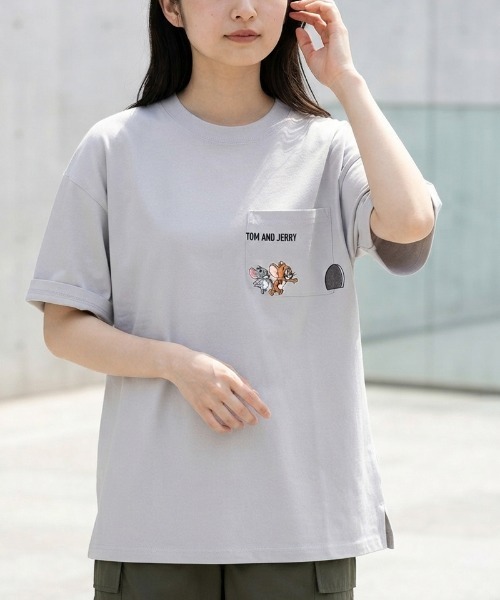 Tom&Jerry(トムアンドジェリー)の「【TOM & JERRY/トムとジェリー】アムンゼン胸ポケワンポイント刺繍半袖Tシャツ(UV/吸水速乾/接触冷感/対塩素加工)/ユニセックス(Tシャツ/カットソー・メンズ・スミクロ/ライトグレー/ホワイト/サックスブルー・LARGE/MEDIUM)」の3枚目の写真