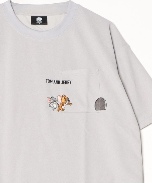 Tom&Jerry(トムアンドジェリー)の「【TOM & JERRY/トムとジェリー】アムンゼン胸ポケワンポイント刺繍半袖Tシャツ(UV/吸水速乾/接触冷感/対塩素加工)/ユニセックス(Tシャツ/カットソー・メンズ・スミクロ/ライトグレー/ホワイト/サックスブルー・LARGE/MEDIUM)」の6枚目の写真