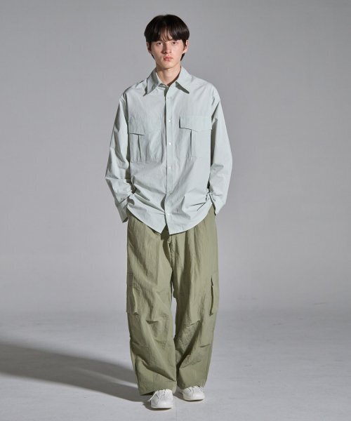 NOUN(ノウン)の「wide pocket shirts (mint grey)(シャツ/ブラウス・メンズ・その他・1/2)」の2枚目の写真