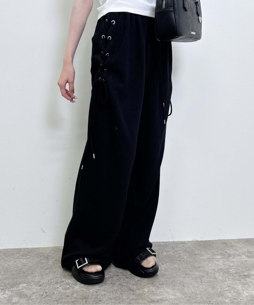 INGNI（イング）の「【WEB限定】サイドレースアップスウェットパンツ（その他パンツ・レディース・グレー/ライトピンク/ブラック・FREE）」の4枚目の写真