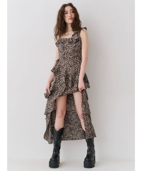 EVRIS（エヴリス）の「【2サイズ】フリルショルダーアシンメトリーロングワンピース（ワンピース・レディース・ブラック/その他1/ベージュ/ホワイト・MEDIUM/SMALL）」の4枚目の写真