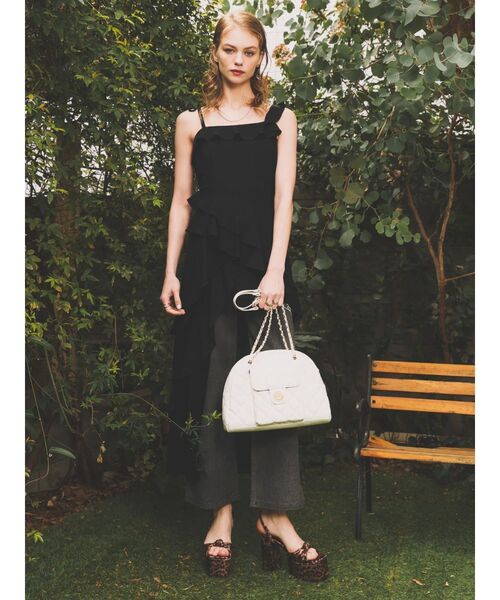 EVRIS（エヴリス）の「【2サイズ】フリルショルダーアシンメトリーロングワンピース（ワンピース・レディース・ブラック/その他1/ベージュ/ホワイト・MEDIUM/SMALL）」の7枚目の写真