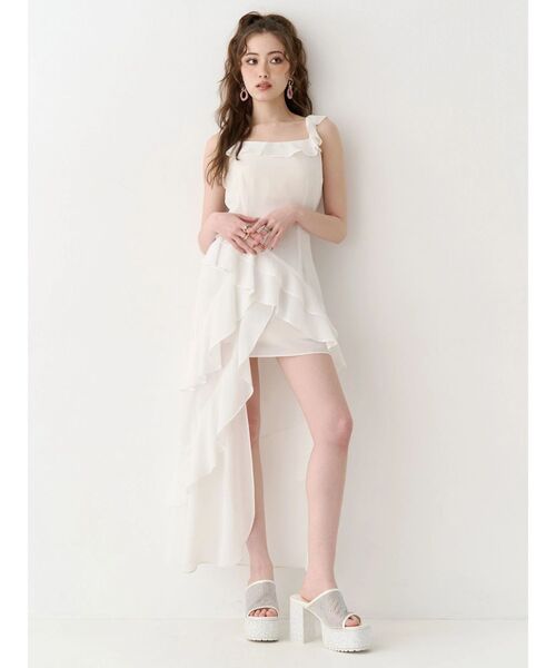 EVRIS(エヴリス)の「【SNS万バズワンピ】フリルショルダーアシンメトリーロングワンピース(ワンピース・レディース・ブラック/その他1/ベージュ/ホワイト・MEDIUM/SMALL)」の5枚目の写真