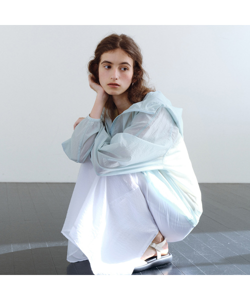 URAGO(ユラーゴ)の「Light nylon hooded jumper(ナイロンジャケット・レディース・チャコールグレー/ミント/ホワイト・FREE)」の2枚目の写真