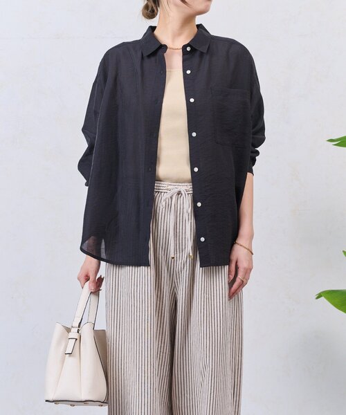 Jena espace merveilleux(ジェナ エスパスメルヴェイユ)の「シアーリラックスSH(シャツ/ブラウス・レディース・ブラック/ベージュ/オフホワイト・FREE)」の14枚目の写真