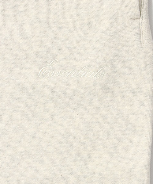 FOG ESSENTIALS(エフオージーエッセンシャルズ)の「ESSENTIALS SIGNATURE CLASSIC SHORT エッセンシャルズ シグネイチャークラシックショート(その他パンツ・メンズ・オフホワイト・SMALL/X-SMALL/LARGE/MEDIUM)」の2枚目の写真