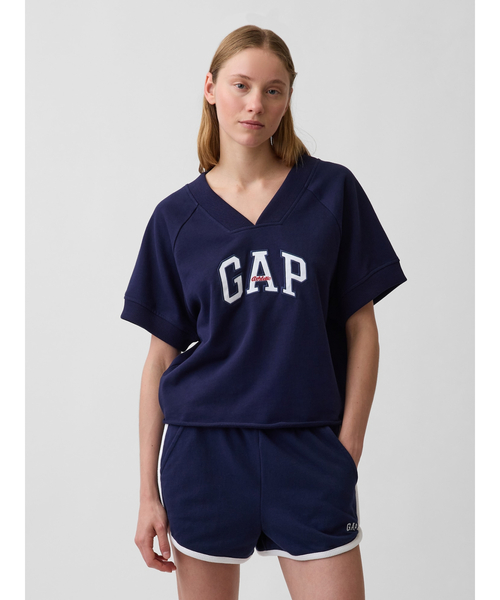 GAP(ギャップ)の「フレンチテリー オーバーサイズ GAPロゴ Vネック スウェットシャツ(スウェット・レディース・ホワイト/ネイビー/グレー/レッド・S/M/L/XL/XXS/XS)」の7枚目の写真