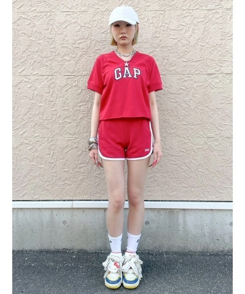 GAP(ギャップ)の「フレンチテリー オーバーサイズ GAPロゴ Vネック スウェットシャツ(スウェット・レディース・ホワイト/ネイビー/グレー/レッド・S/M/L/XL/XXS/XS)」の14枚目の写真