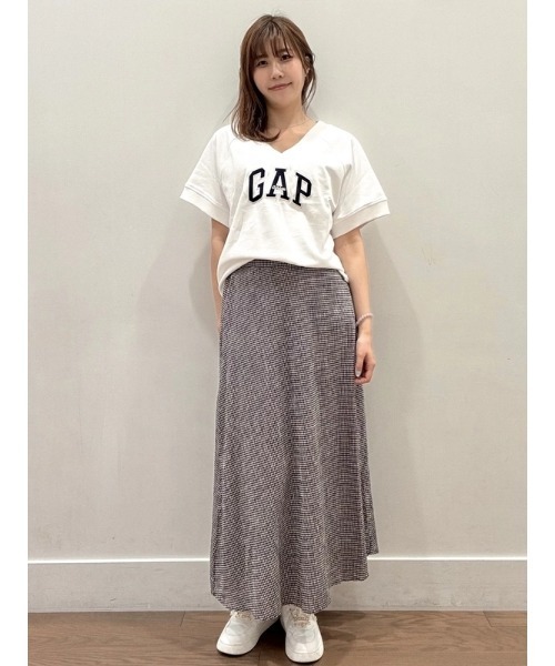 GAP(ギャップ)の「フレンチテリー オーバーサイズ GAPロゴ Vネック スウェットシャツ(スウェット・レディース・ホワイト/ネイビー/グレー/レッド・S/M/L/XL/XXS/XS)」の15枚目の写真