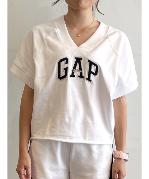 GAP(ギャップ)の「フレンチテリー オーバーサイズ GAPロゴ Vネック スウェットシャツ(スウェット・レディース・ホワイト/ネイビー/グレー/レッド・S/M/L/XL/XXS/XS)」の16枚目の写真