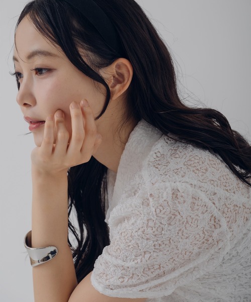 MUHET（ミュエータ）の「gather lace shirt / ギャザーレースシャツ（シャツ/ブラウス・レディース・ネイビー/オフホワイト/ライトグリーン・FREE）」の9枚目の写真