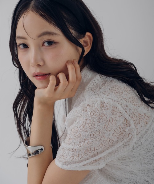 MUHET（ミュエータ）の「gather lace shirt / ギャザーレースシャツ（シャツ/ブラウス・レディース・ネイビー/オフホワイト/ライトグリーン・FREE）」の10枚目の写真