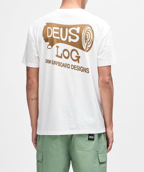 DEUS EX MACHINA(デウスエクスマキナ)の「LOG TEE ボックスフィット 半袖Tシャツ(Tシャツ/カットソー・メンズ・ホワイト/ブルー・M/L)」の1枚目の写真