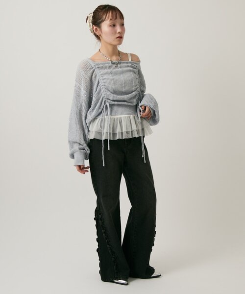 w closet（ダブルクローゼット）の「【低身長/高身長サイズあり◎】フリルデニムフレアパンツ（デニムパンツ・レディース・ブルー/ブラック・MEDIUM/SMALL）」の7枚目の写真