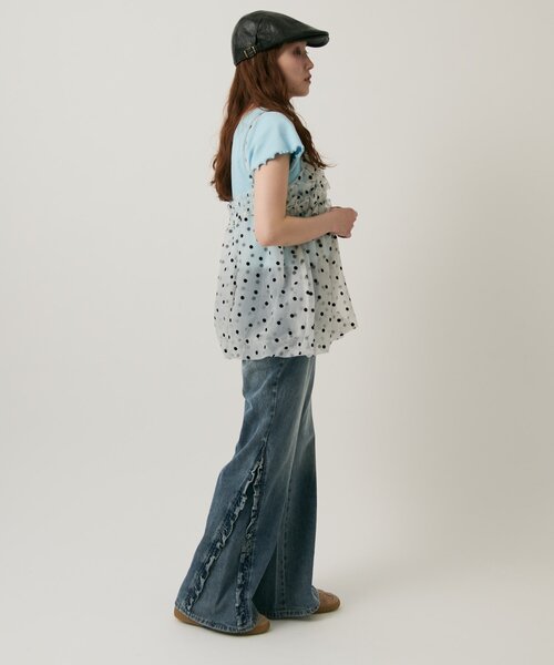 w closet（ダブルクローゼット）の「【低身長/高身長サイズあり◎】フリルデニムフレアパンツ（デニムパンツ・レディース・ブルー/ブラック・MEDIUM/SMALL）」の16枚目の写真