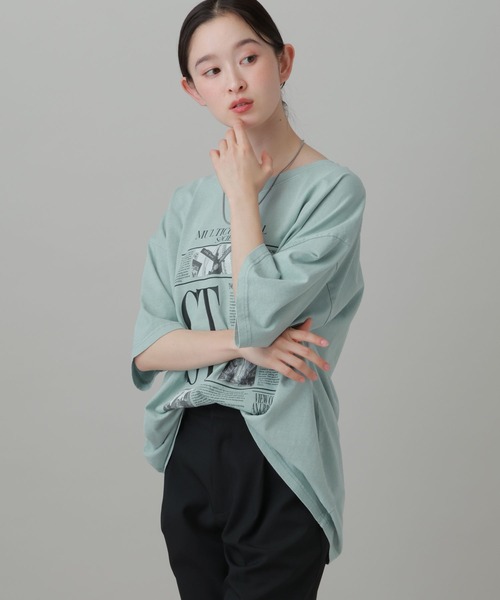 LAKOLE(ラコレ)の「ニュースペーパーTEE / 842249(Tシャツ/カットソー・レディース・オフホワイト/ライトブルー/チャコール・FREE)」の1枚目の写真