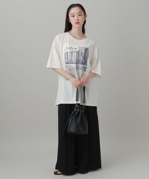 LAKOLE(ラコレ)の「ニュースペーパーTEE / 842249(Tシャツ/カットソー・レディース・オフホワイト/ライトブルー/チャコール・FREE)」の5枚目の写真