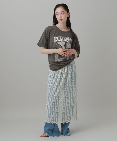 LAKOLE(ラコレ)の「ニュースペーパーTEE / 842249(Tシャツ/カットソー・レディース・オフホワイト/ライトブルー/チャコール・FREE)」の6枚目の写真