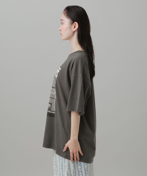 LAKOLE(ラコレ)の「ニュースペーパーTEE / 842249(Tシャツ/カットソー・レディース・オフホワイト/ライトブルー/チャコール・FREE)」の12枚目の写真