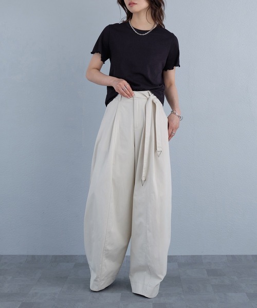murea（ミュレア）の「トライアングルポイントデザインカーブパンツ（その他パンツ・レディース・アイボリー/ブラック・S/M）」の10枚目の写真