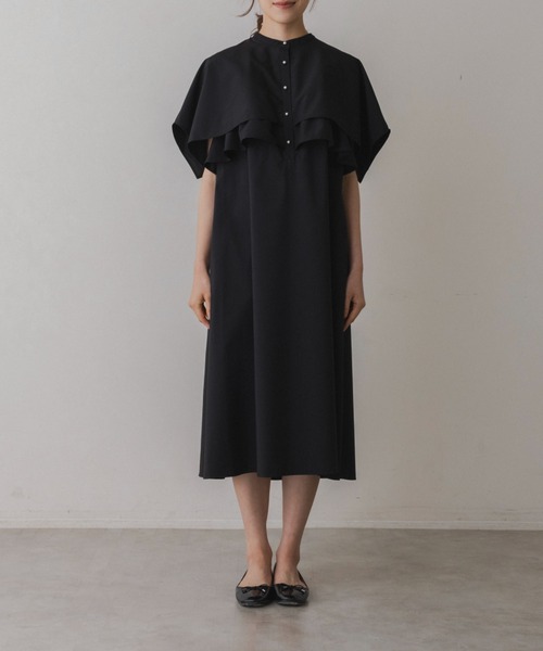 Sono(ソーノ)の「撥水/ストレッチ/ご自宅でお洗濯可能/UVカット【新作6/19発売】【SONO/ソーノ】【PLUVIOPHILE COL.】ダブルフリルケープワンピース(ワンピース・レディース・ネイビー/ブラック・F)」の12枚目の写真